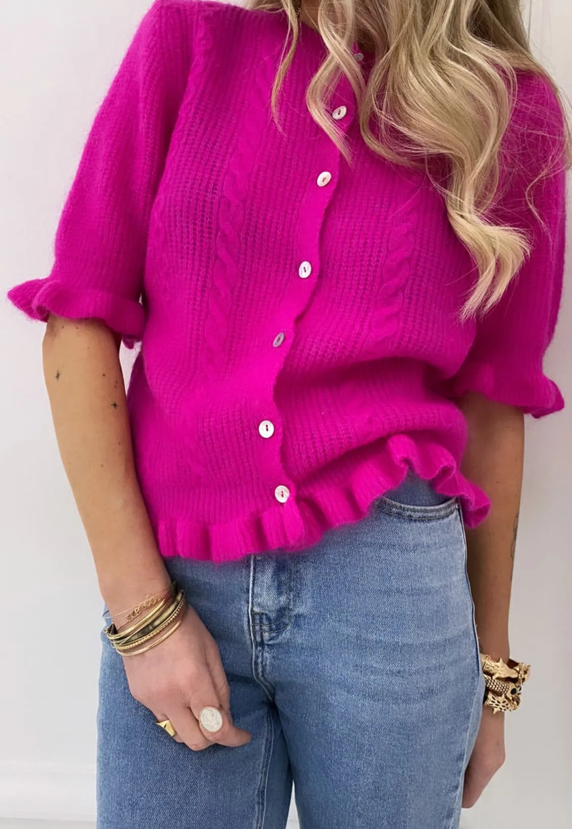 Cardigan fushia manches courtes torsadé à volants