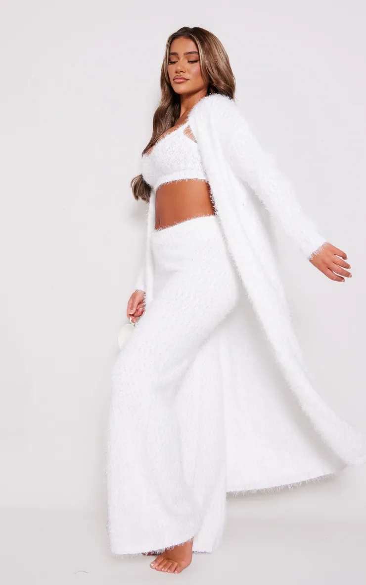 Cardigan long en maille tricot duveteuse écrue