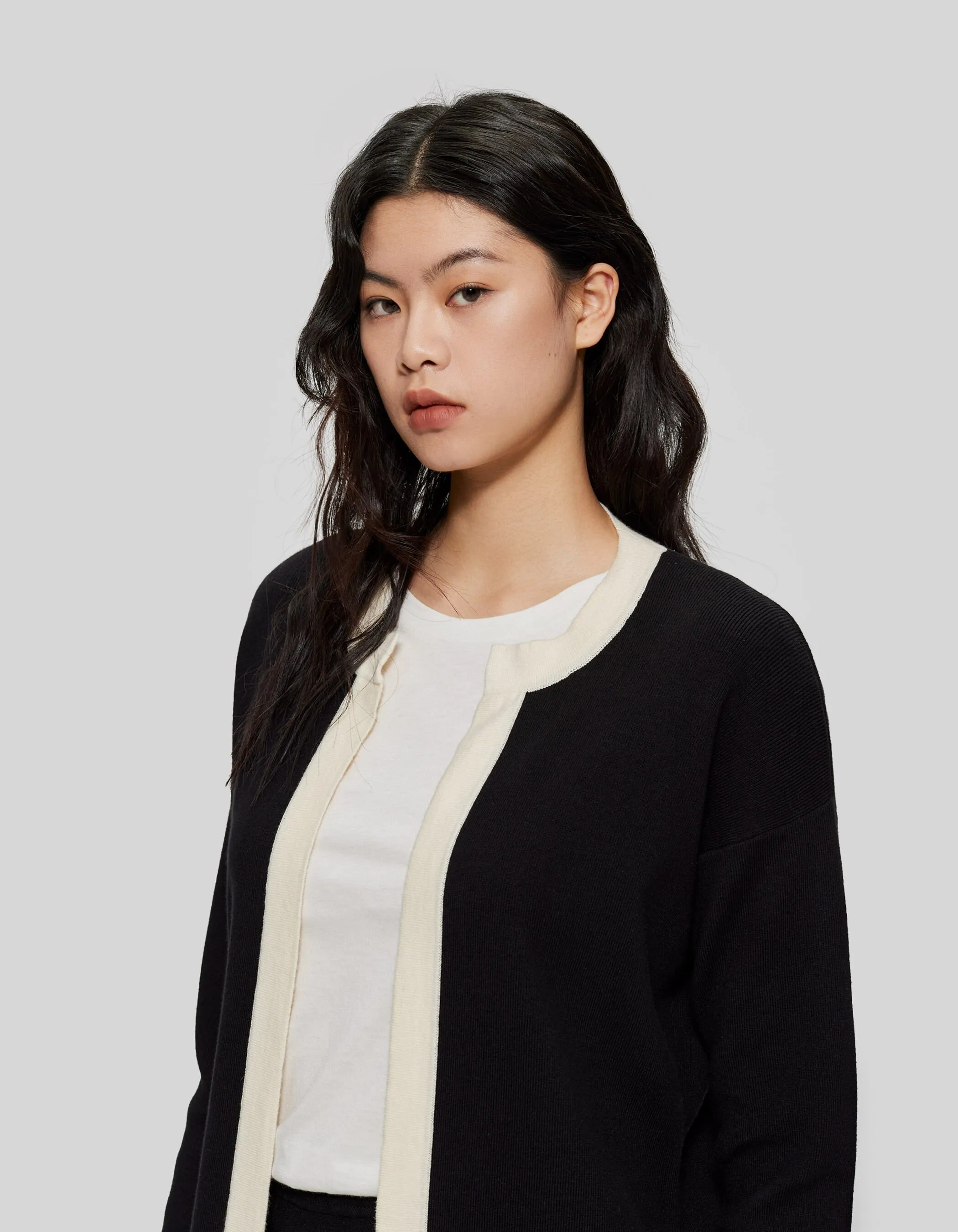 Cardigan noir mi-long tricot bordures écrues Femme