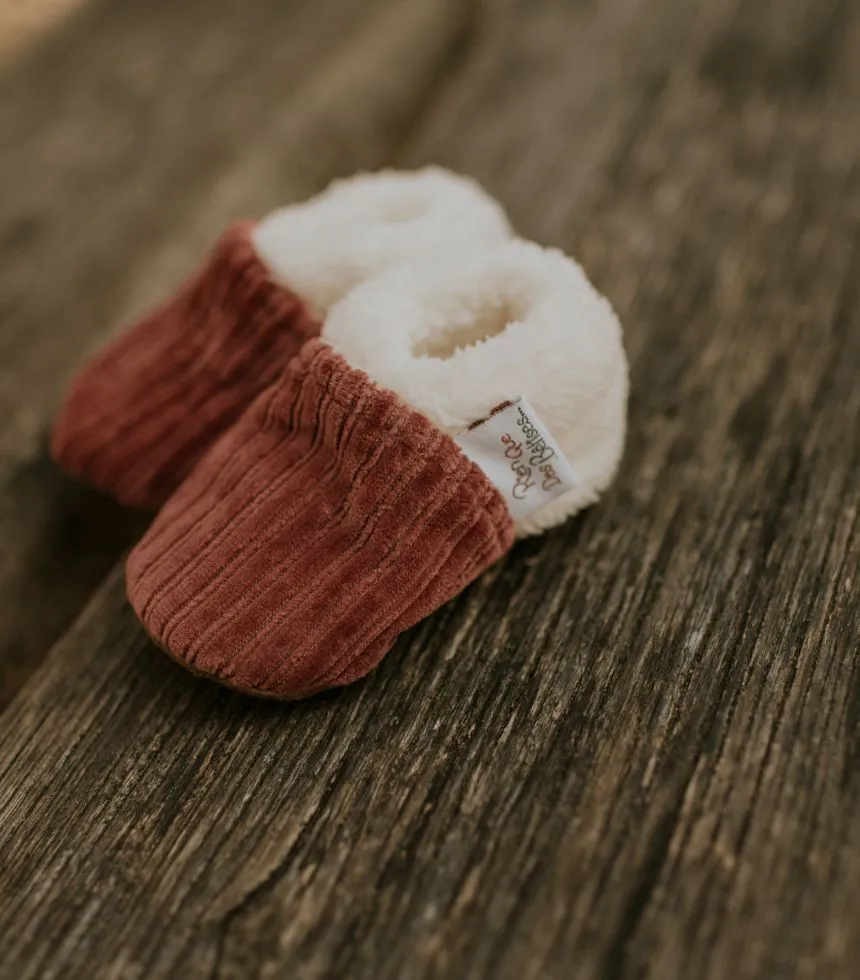 Chaussons velours framboise
