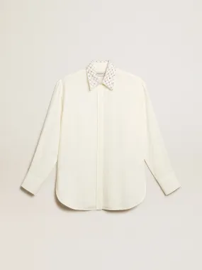 Chemise blanc antique à motif jacquard avec broderies