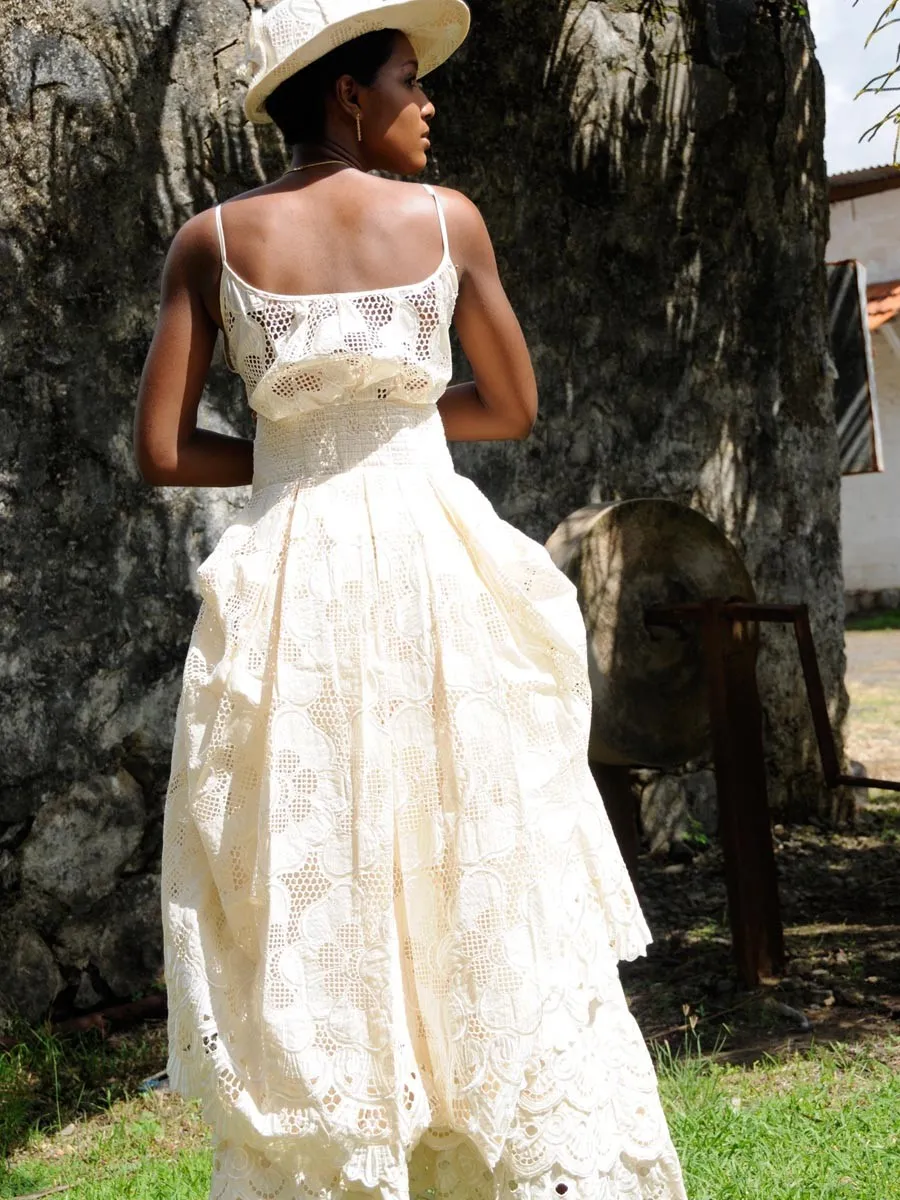 Robe Broderie Silhouette Beige